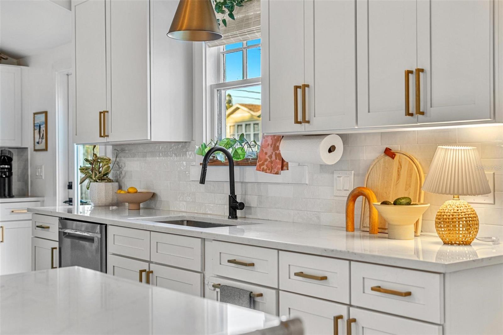 Image 20 of 47 For 2101 Burlington Avenue N