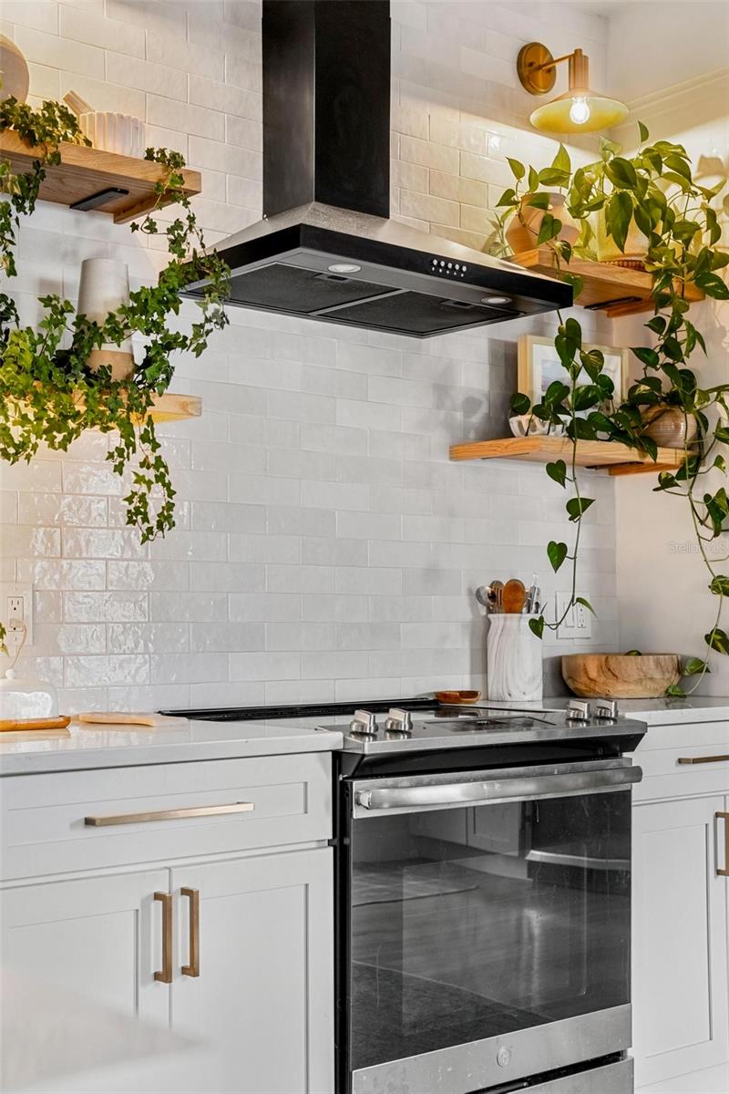 Image 21 of 47 For 2101 Burlington Avenue N