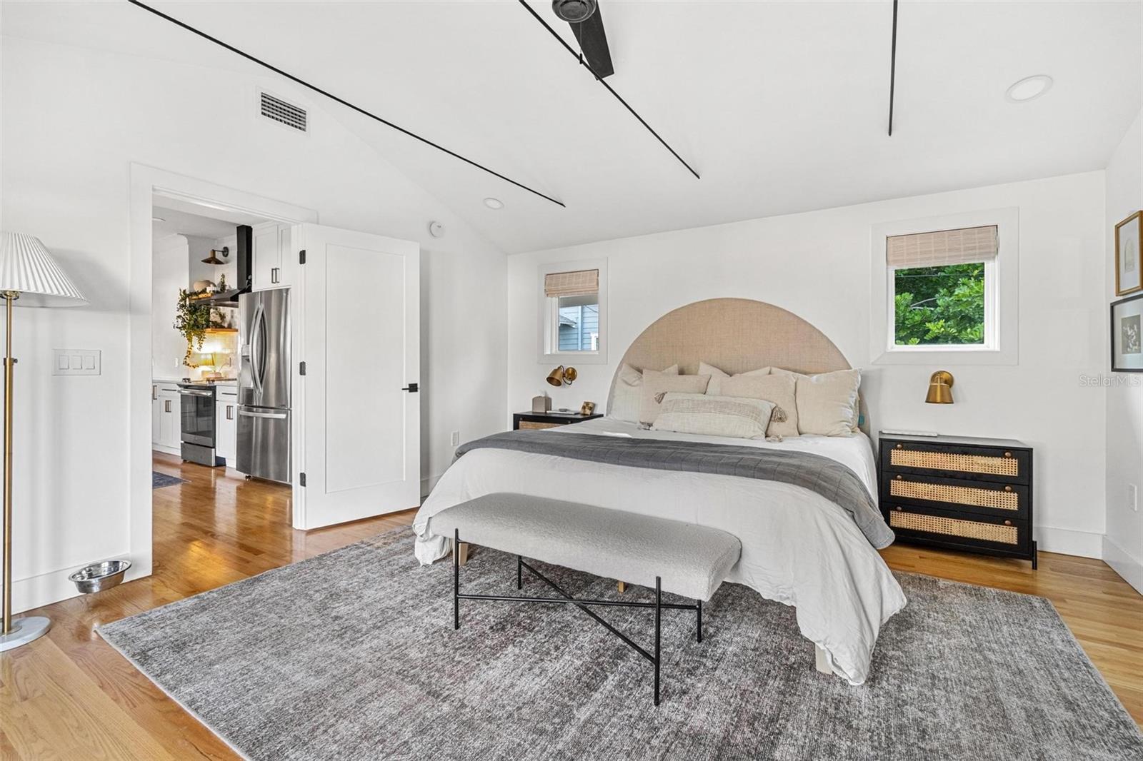 Image 26 of 47 For 2101 Burlington Avenue N