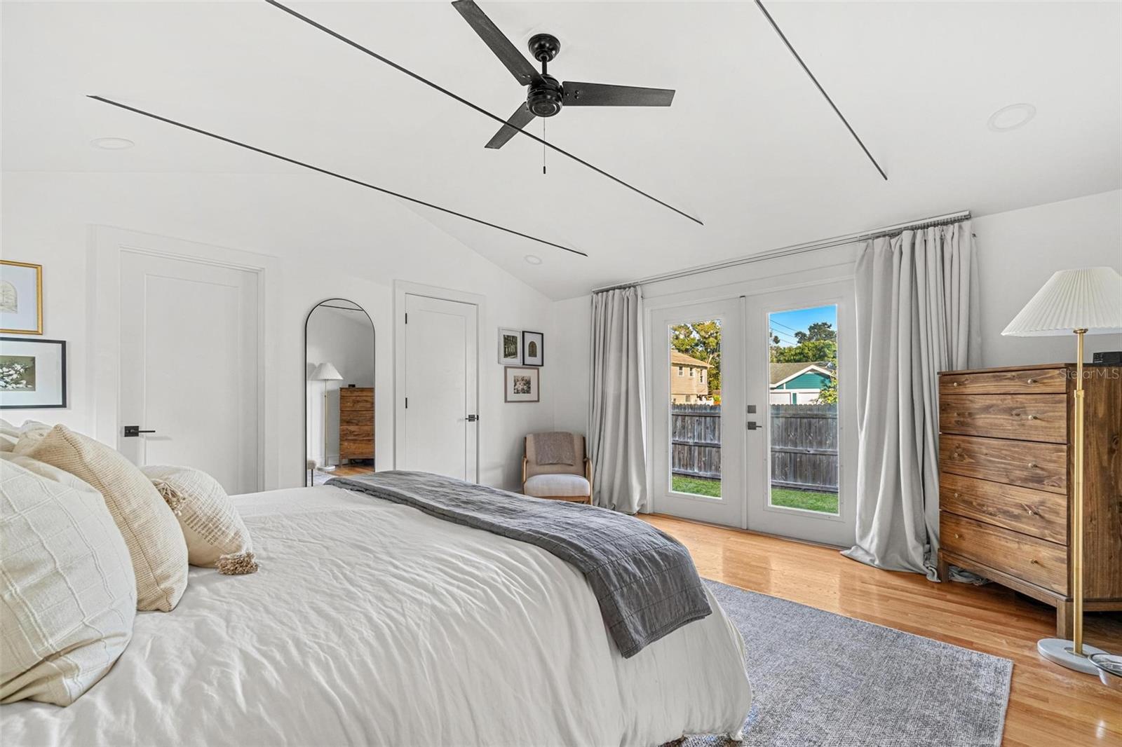 Image 27 of 47 For 2101 Burlington Avenue N