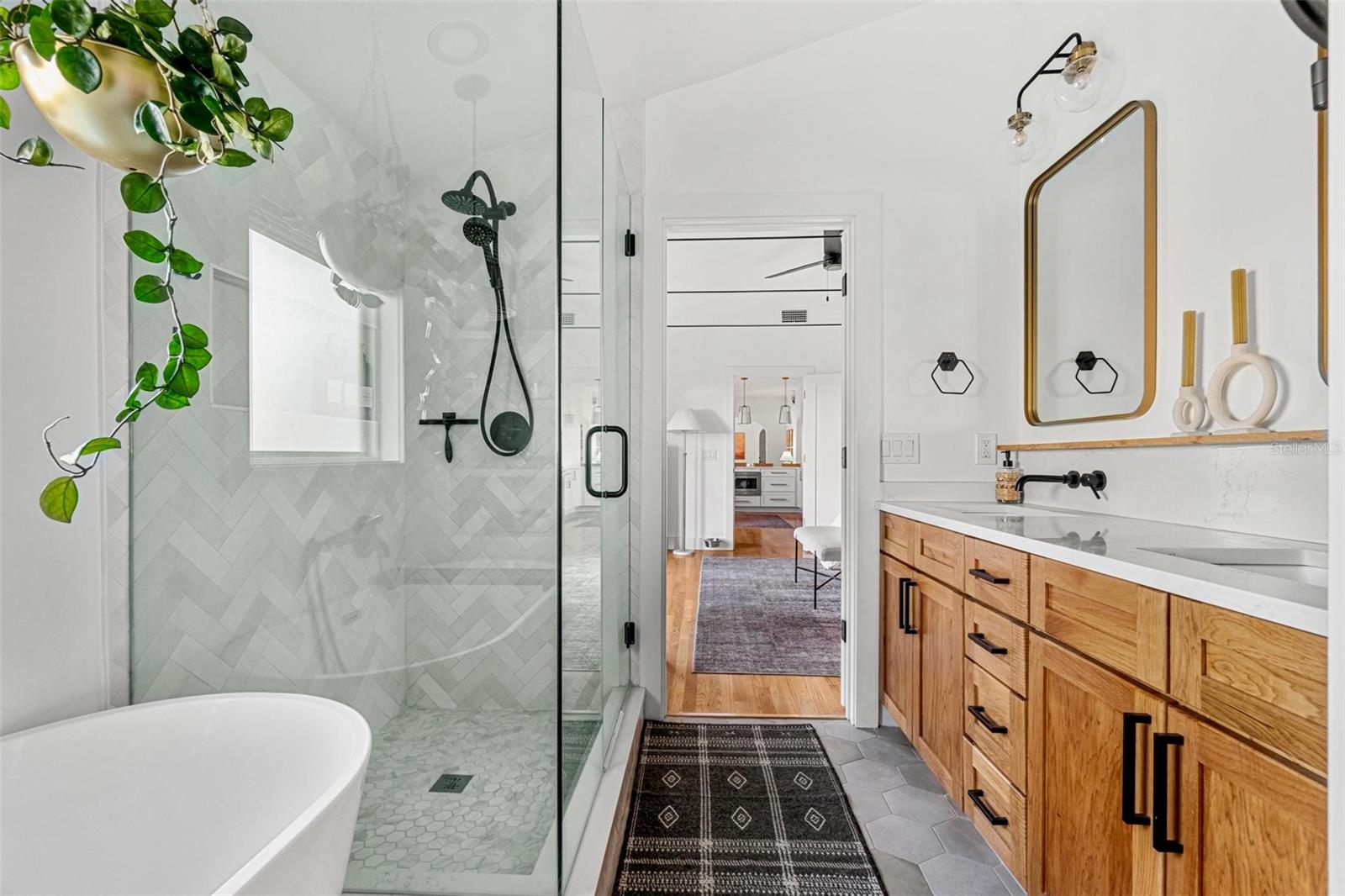 Image 31 of 47 For 2101 Burlington Avenue N