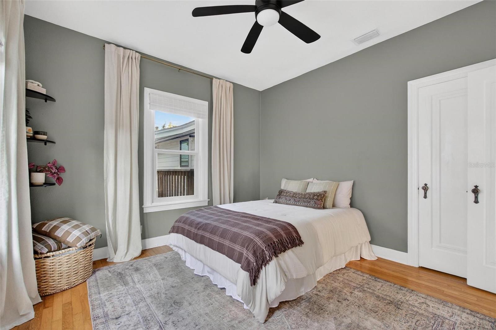 Image 37 of 47 For 2101 Burlington Avenue N