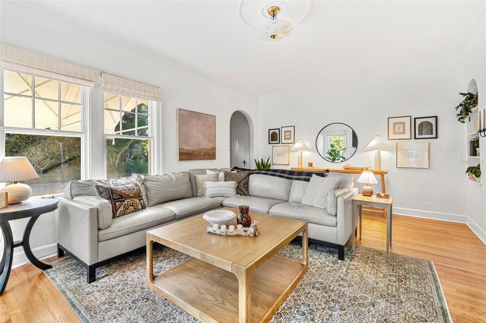 Image 9 of 47 For 2101 Burlington Avenue N