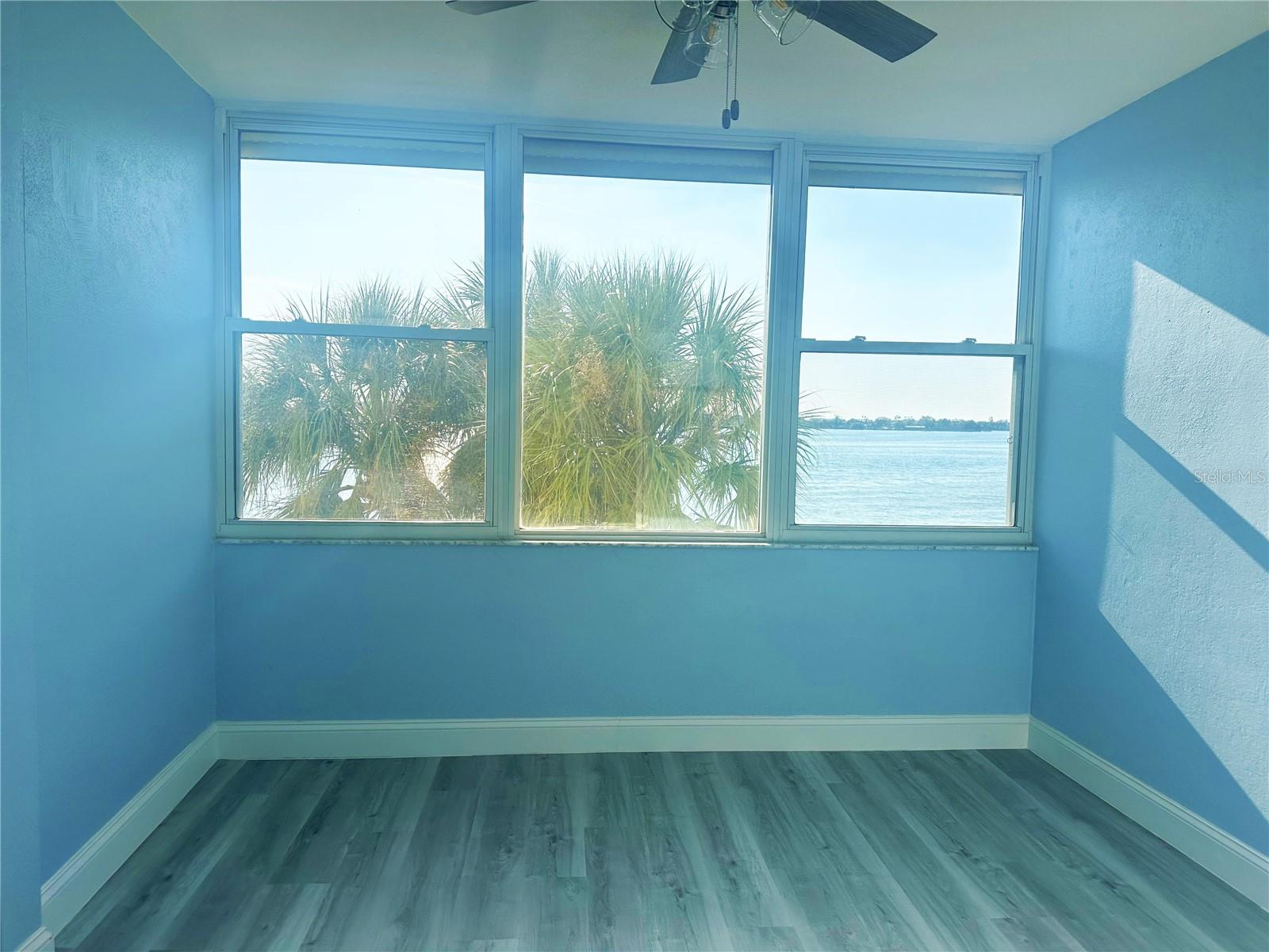 Image 15 of 25 For 4525 Cove Circle 304