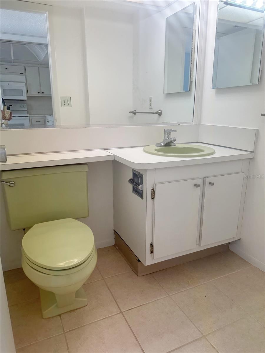 Image 16 of 25 For 4525 Cove Circle 304