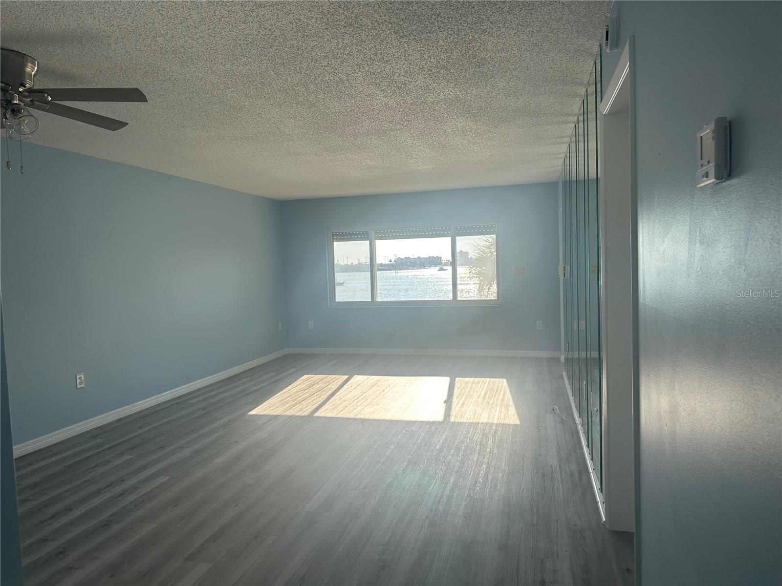 Image 5 of 25 For 4525 Cove Circle 304