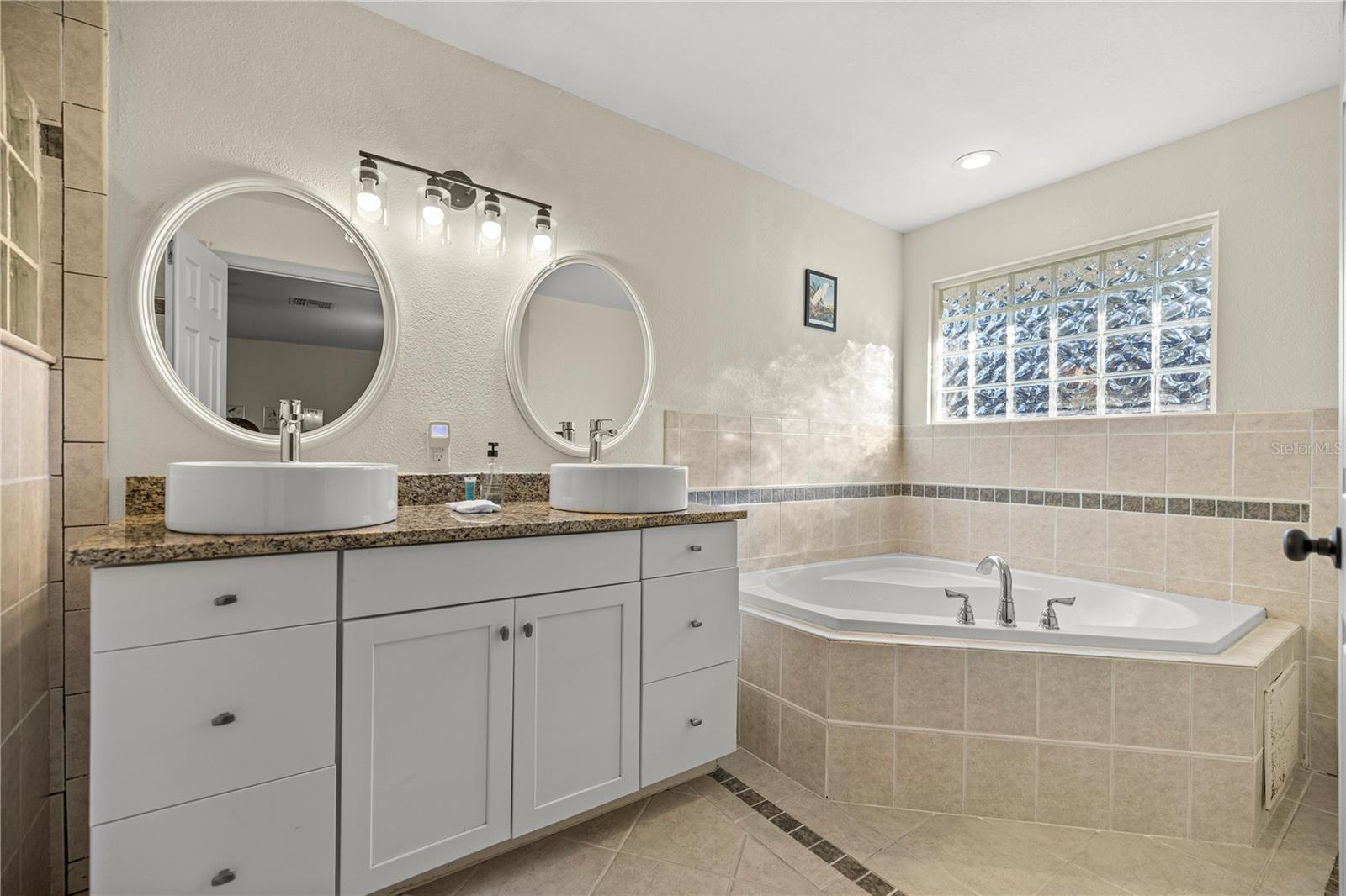 Image 30 of 42 For 1408 42nd Avenue