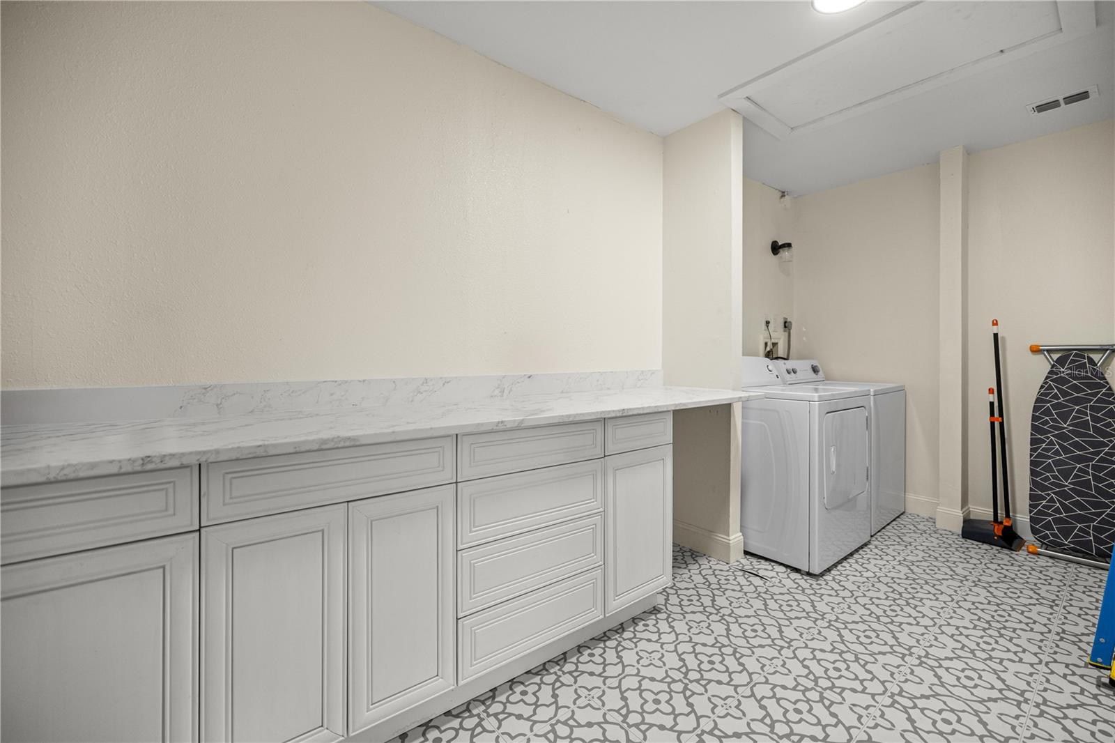 Image 37 of 42 For 1408 42nd Avenue