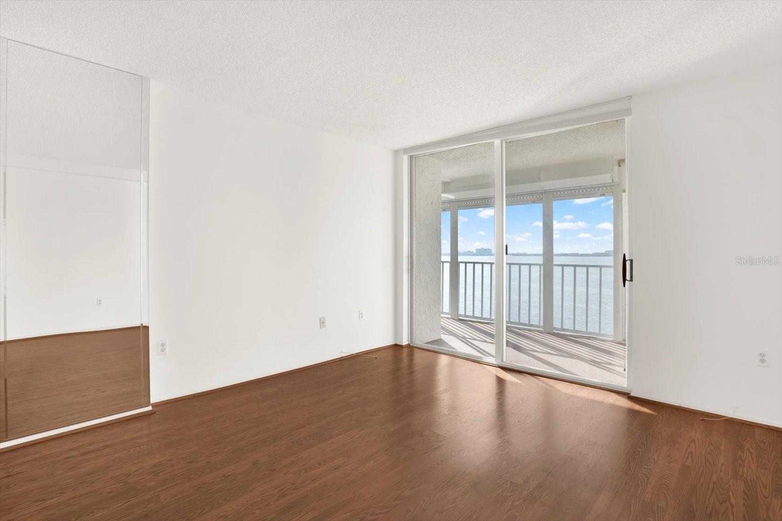 Image 11 of 36 For 6060 Shore Boulevard S 909