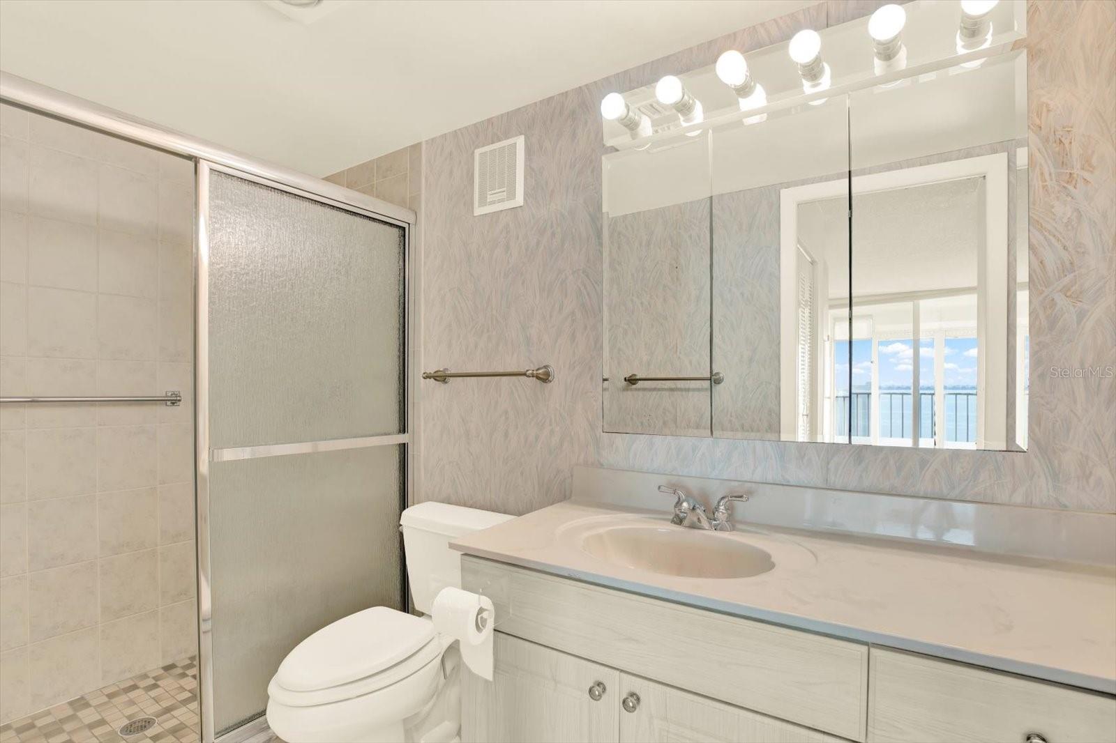 Image 14 of 36 For 6060 Shore Boulevard S 909