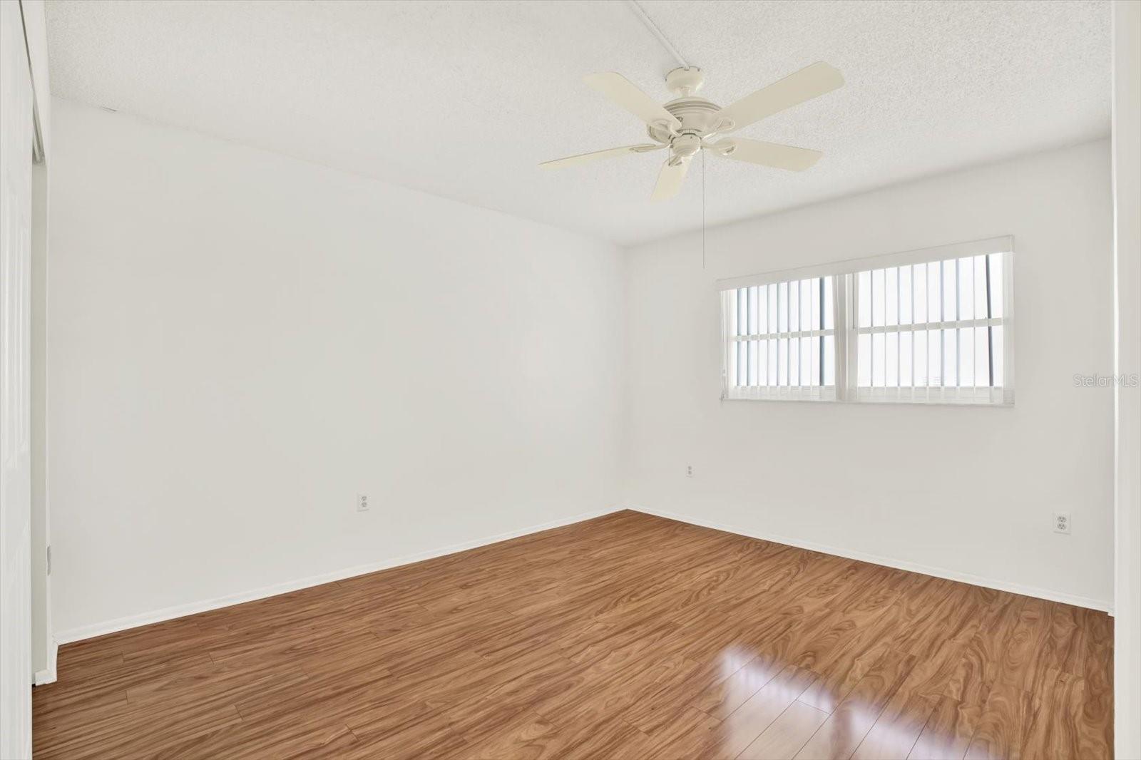 Image 15 of 36 For 6060 Shore Boulevard S 909