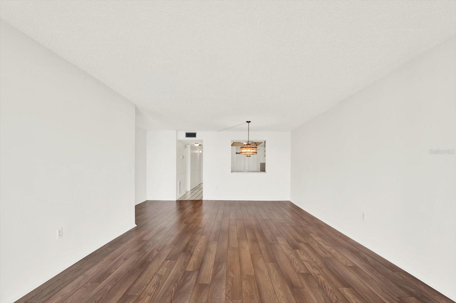 Image 18 of 36 For 6060 Shore Boulevard S 909