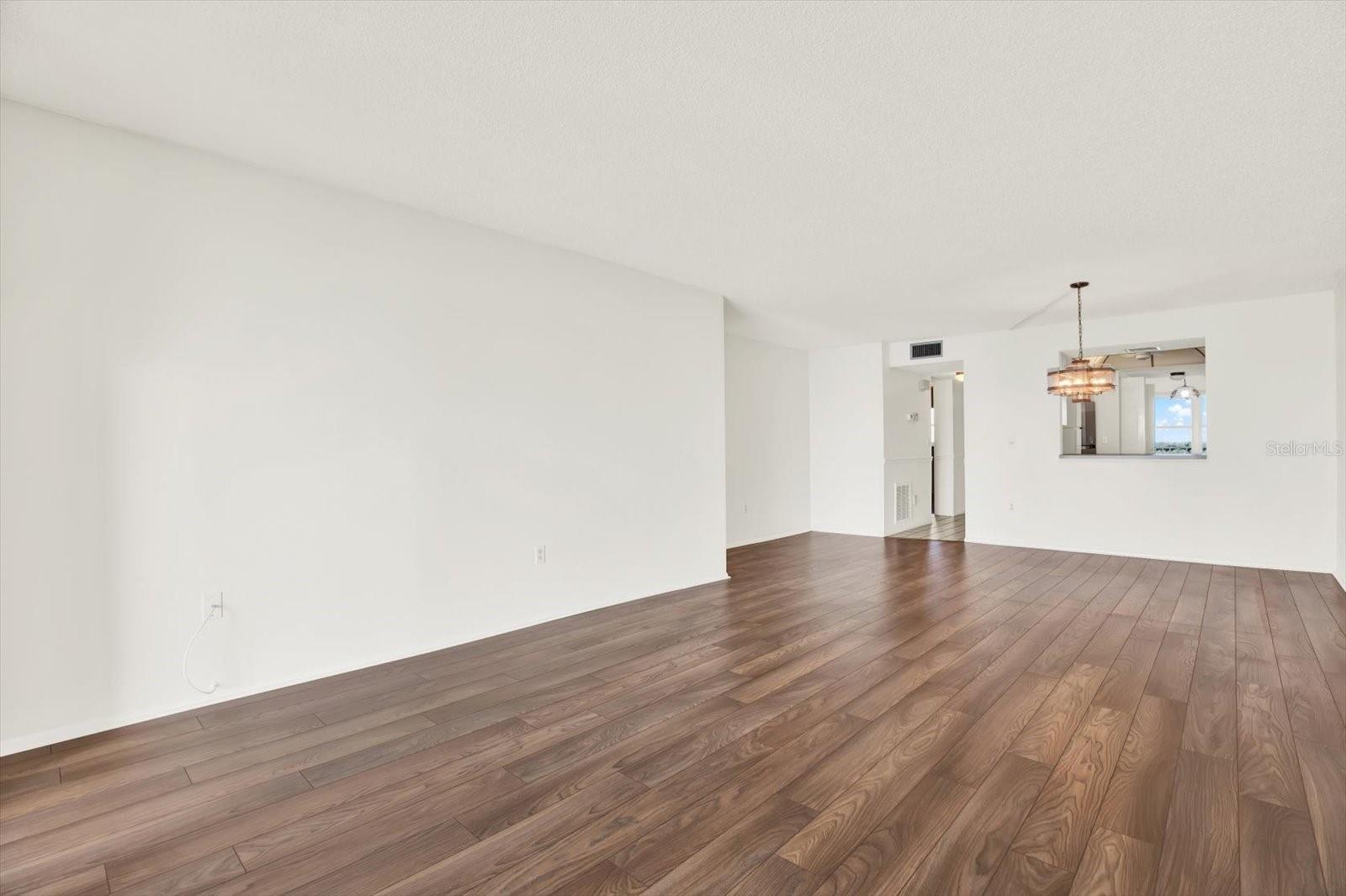 Image 19 of 36 For 6060 Shore Boulevard S 909