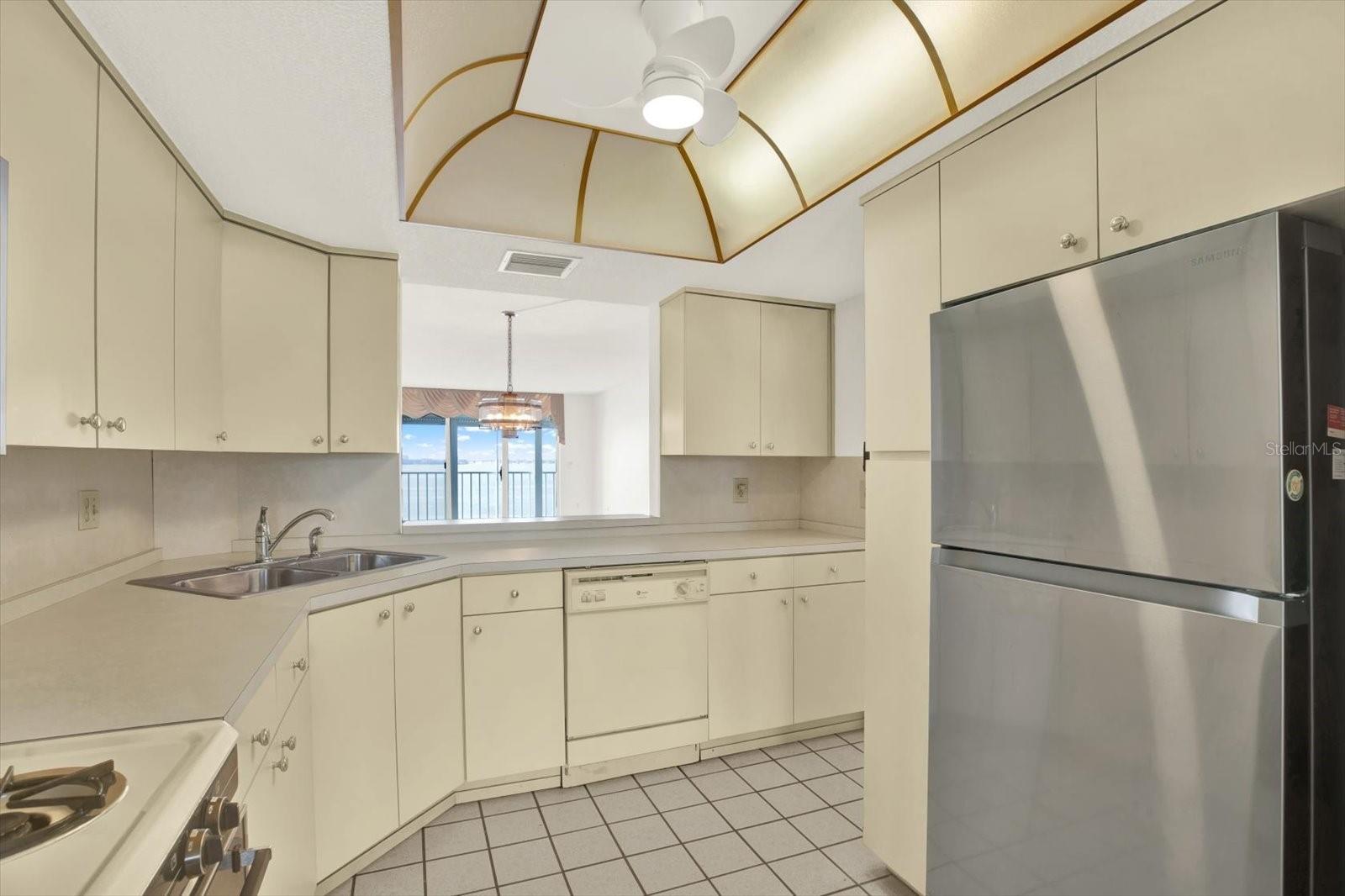 Image 22 of 36 For 6060 Shore Boulevard S 909