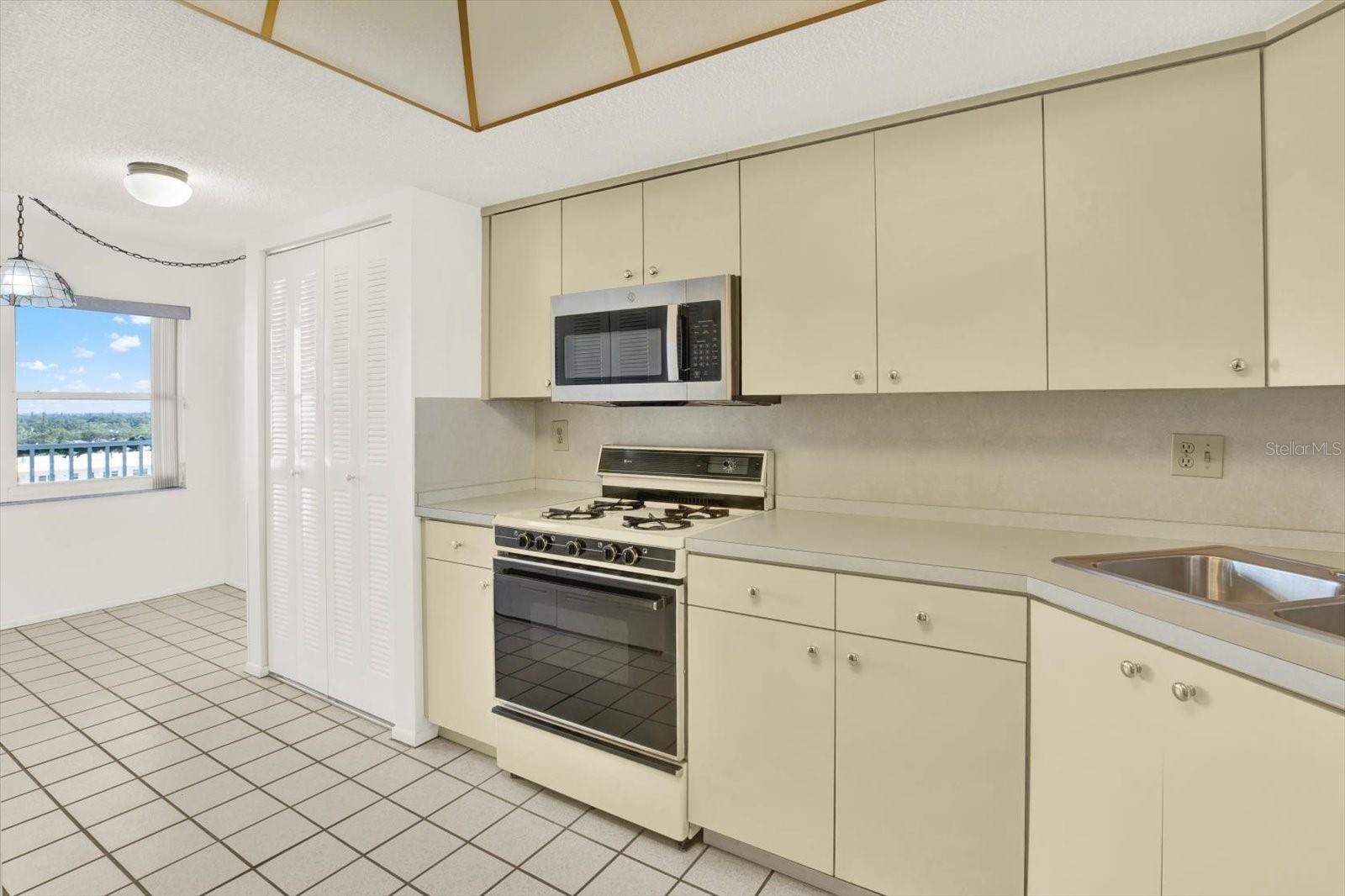 Image 24 of 36 For 6060 Shore Boulevard S 909