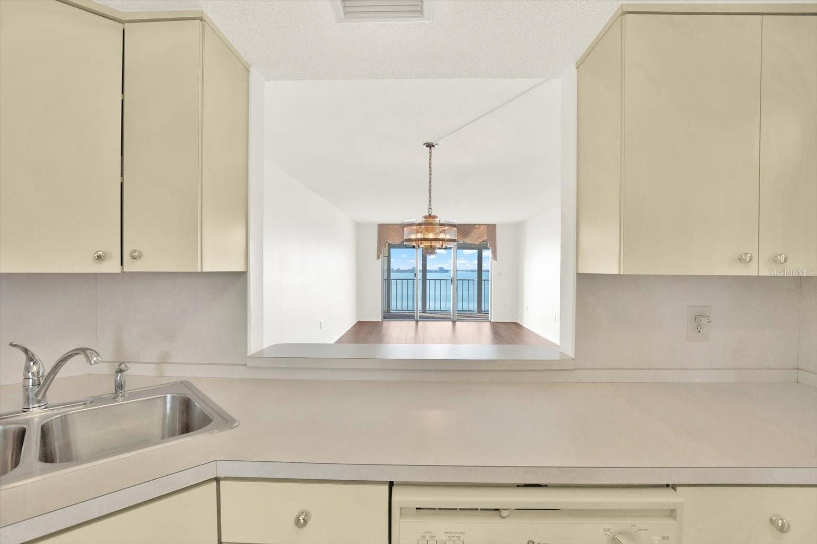 Image 26 of 36 For 6060 Shore Boulevard S 909