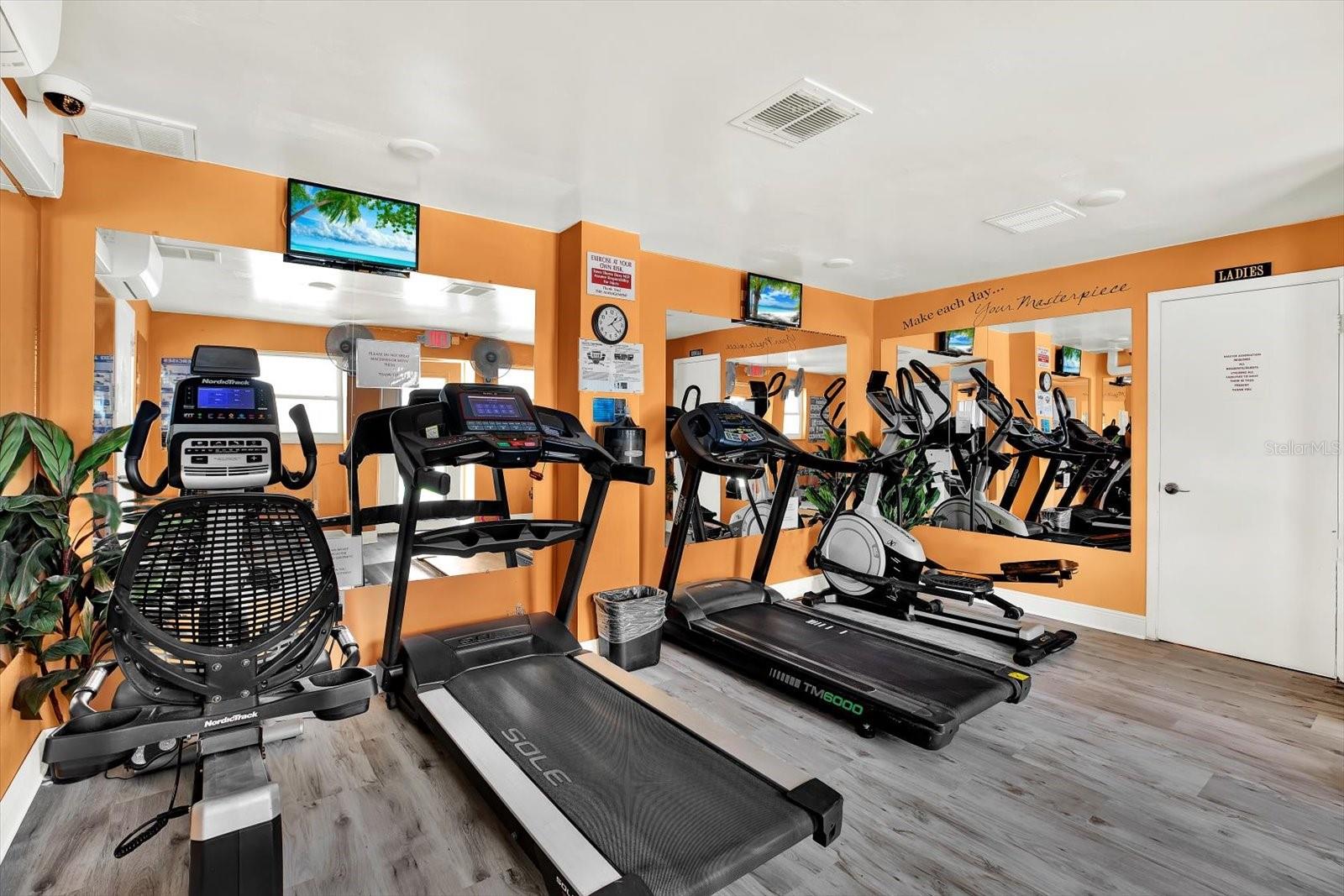 Image 32 of 36 For 6060 Shore Boulevard S 909