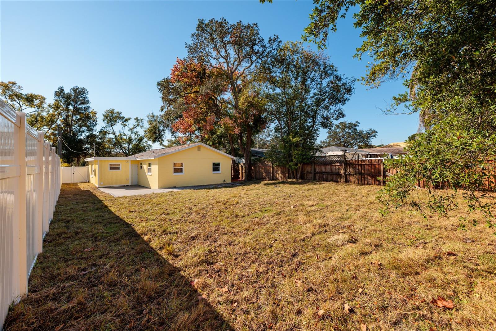 Listing photo id 22 for 1709 Perio Street