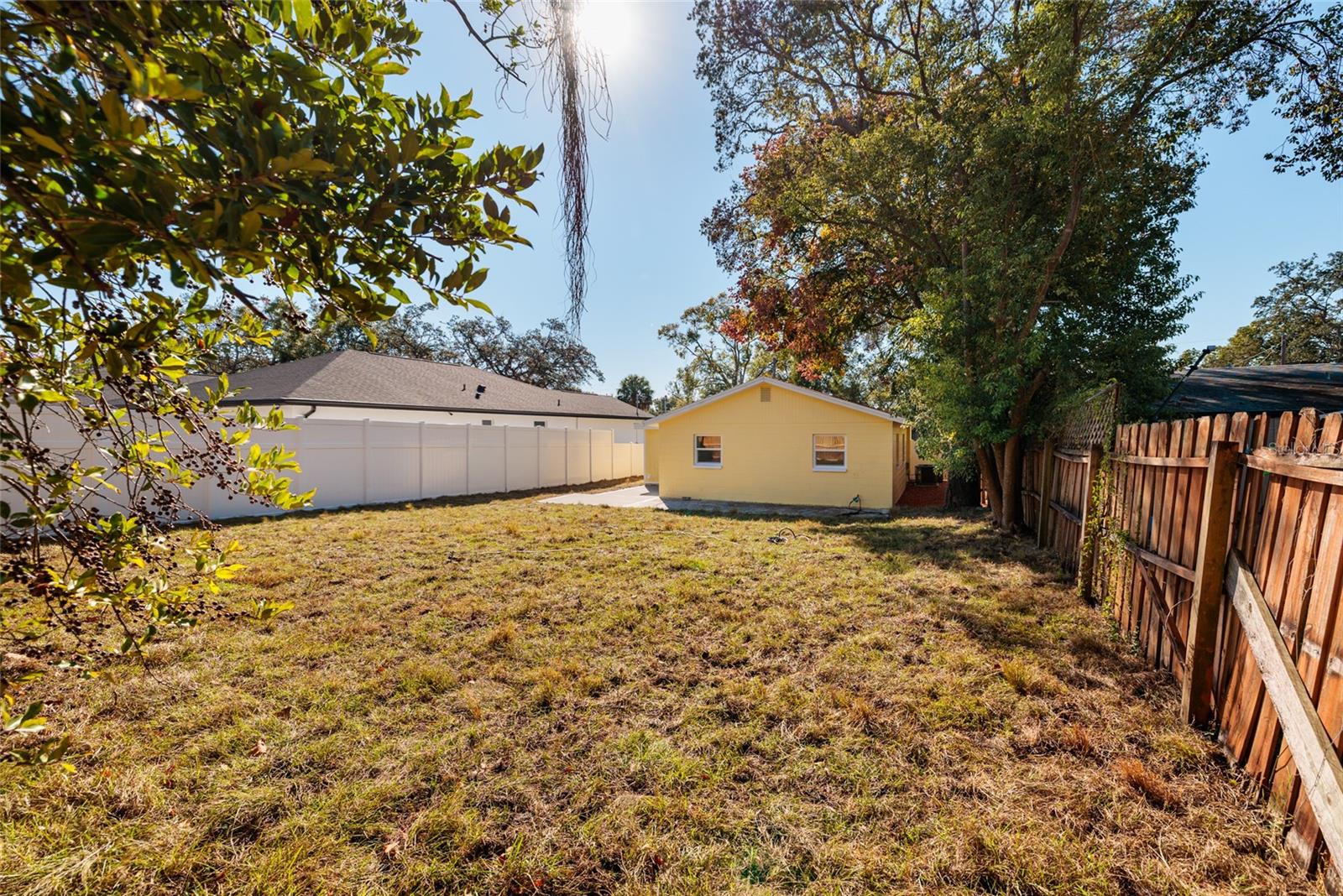Listing photo id 23 for 1709 Perio Street