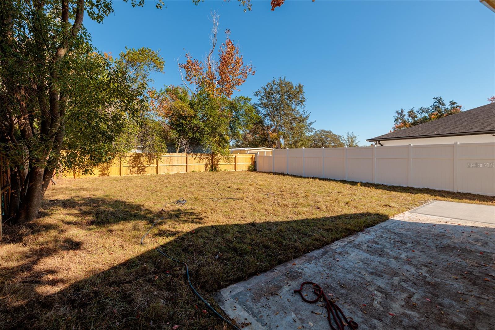 Listing photo id 25 for 1709 Perio Street
