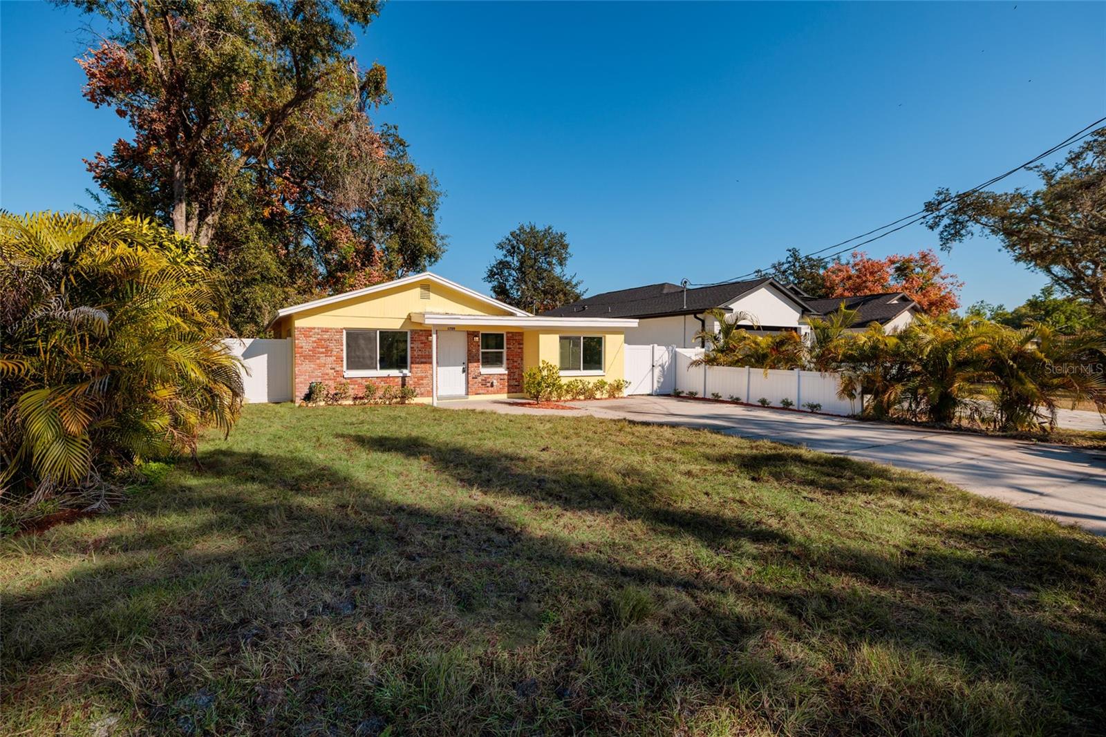 Listing photo id 26 for 1709 Perio Street