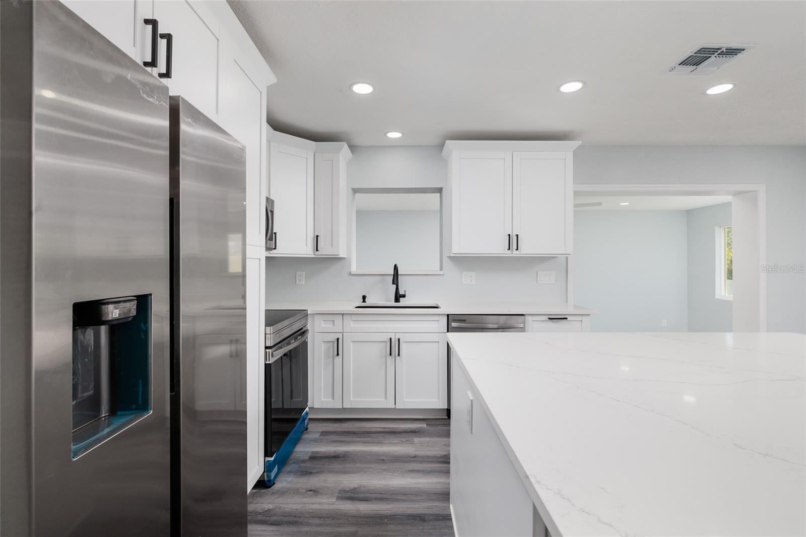 Listing photo id 7 for 1709 Perio Street