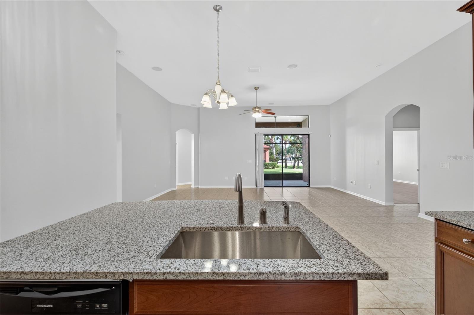 Image 22 of 99 For 8437 White Poplar Drive