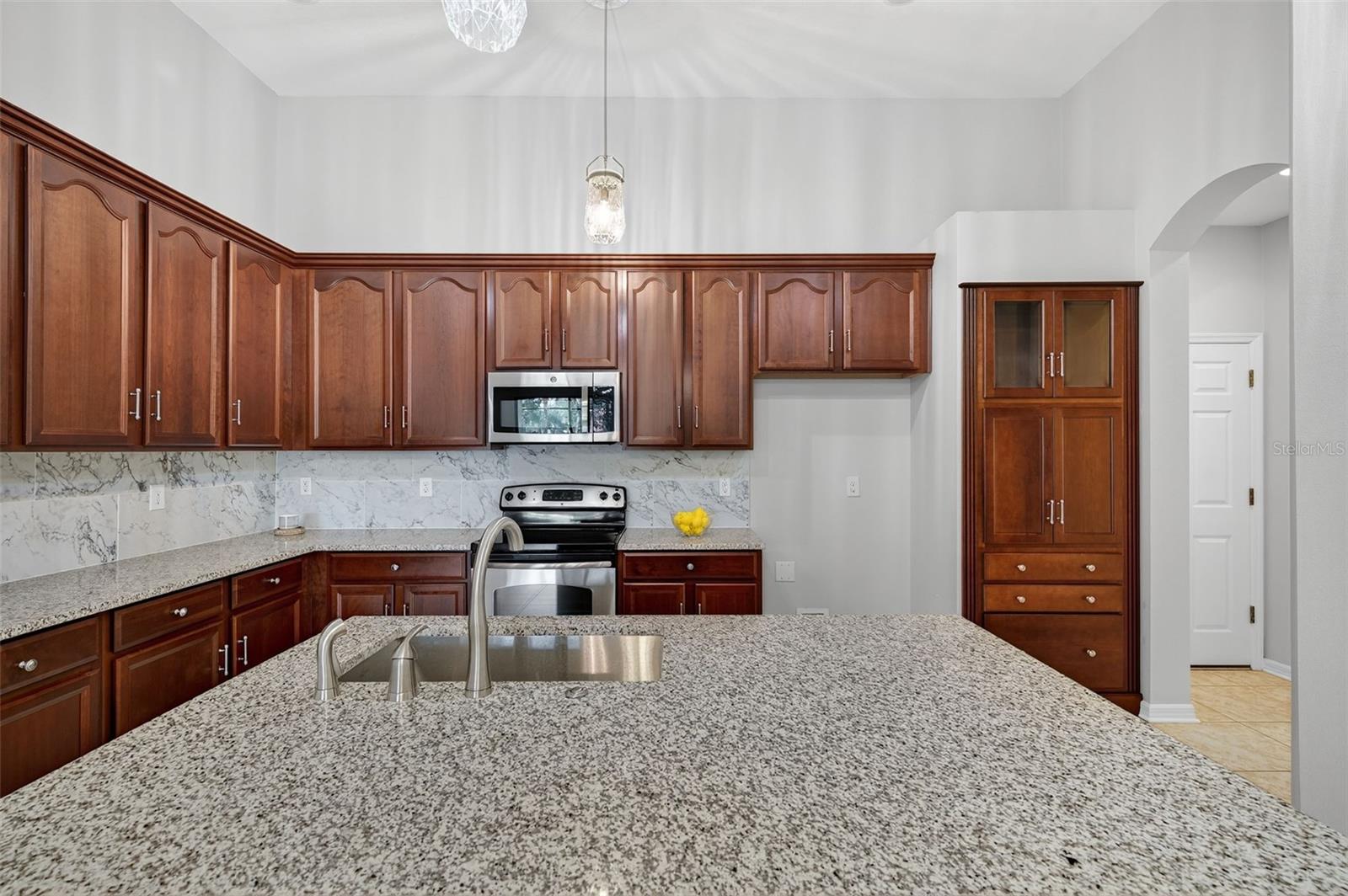 Image 23 of 99 For 8437 White Poplar Drive