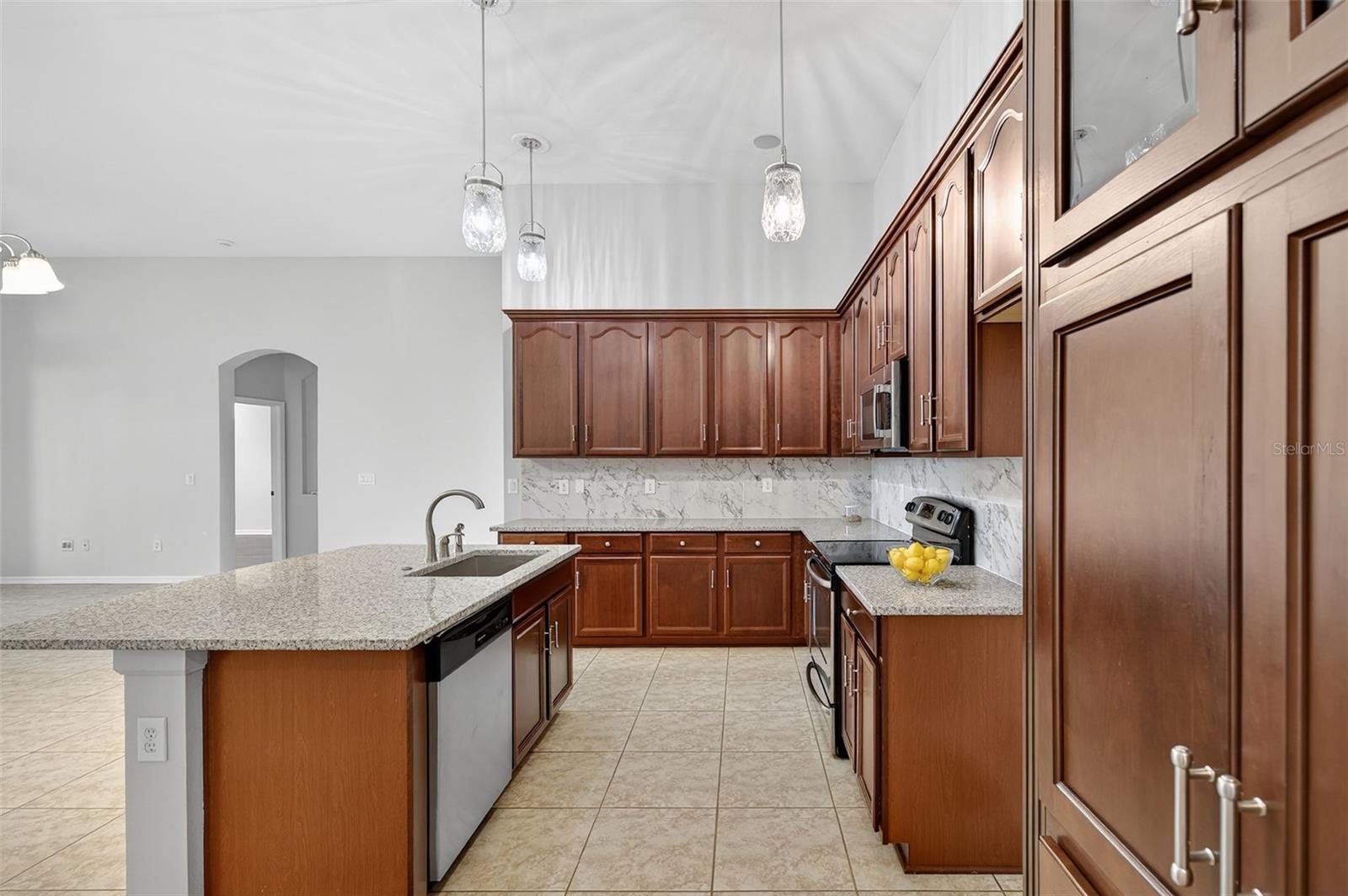 Image 27 of 99 For 8437 White Poplar Drive