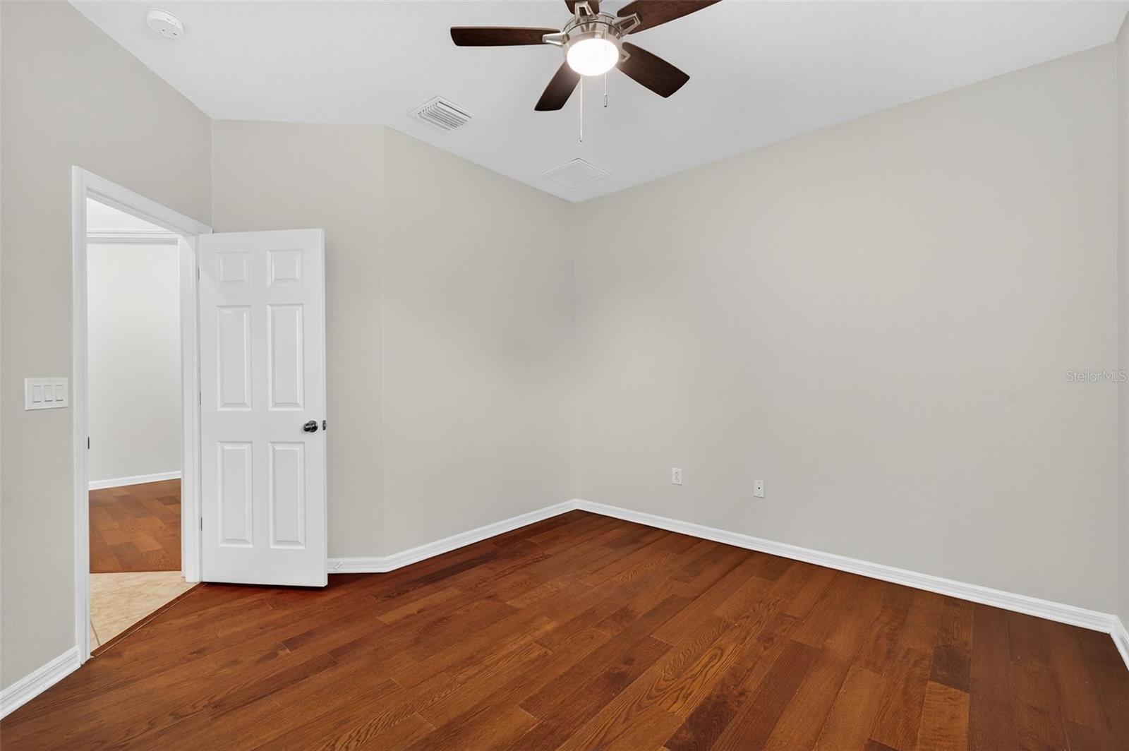 Image 46 of 99 For 8437 White Poplar Drive