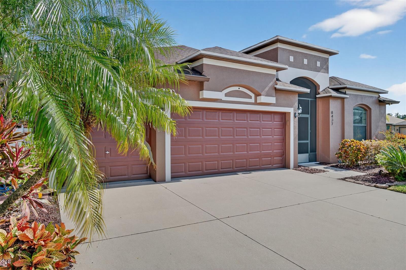 Image 52 of 99 For 8437 White Poplar Drive