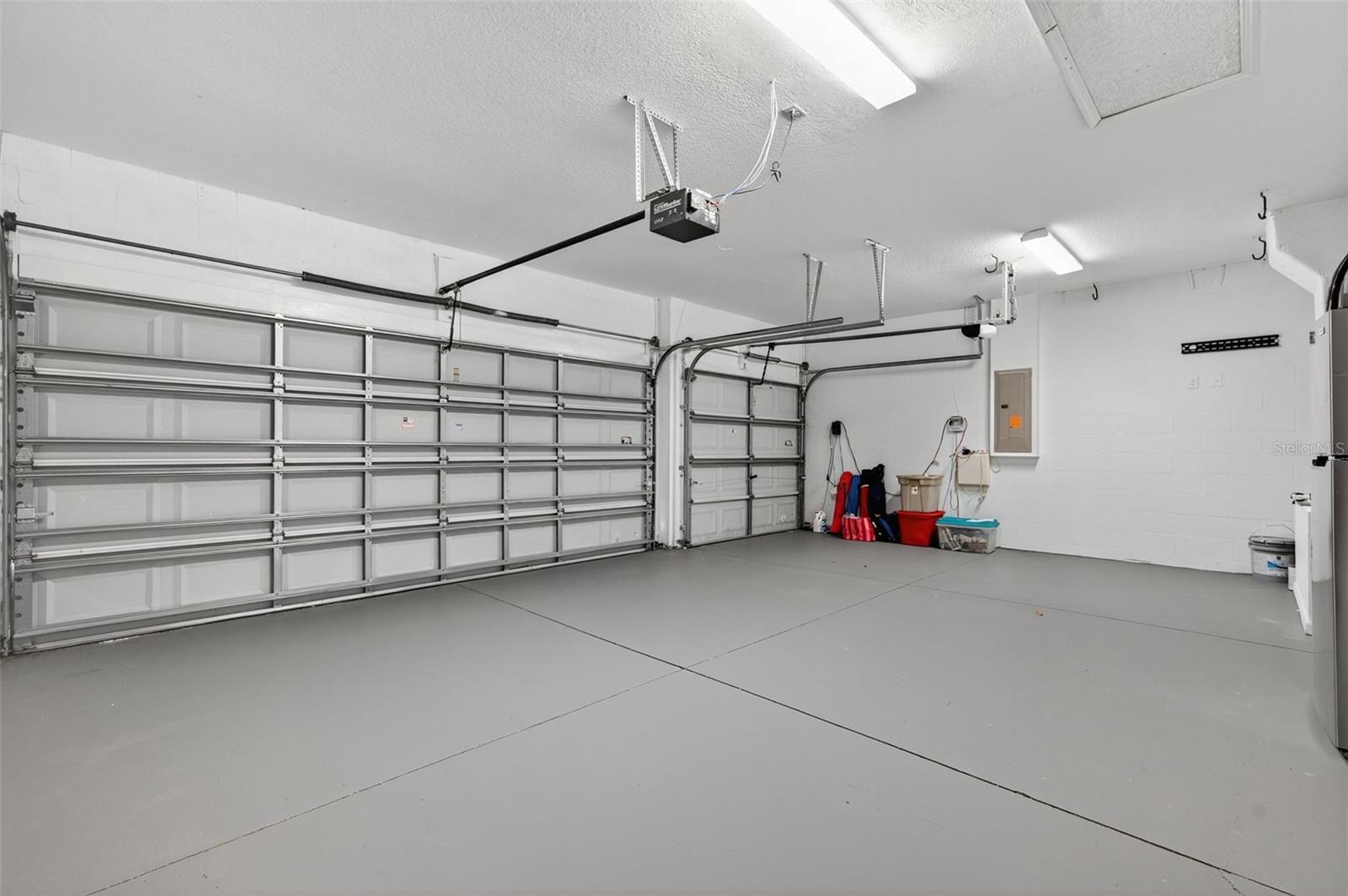 Image 65 of 99 For 8437 White Poplar Drive