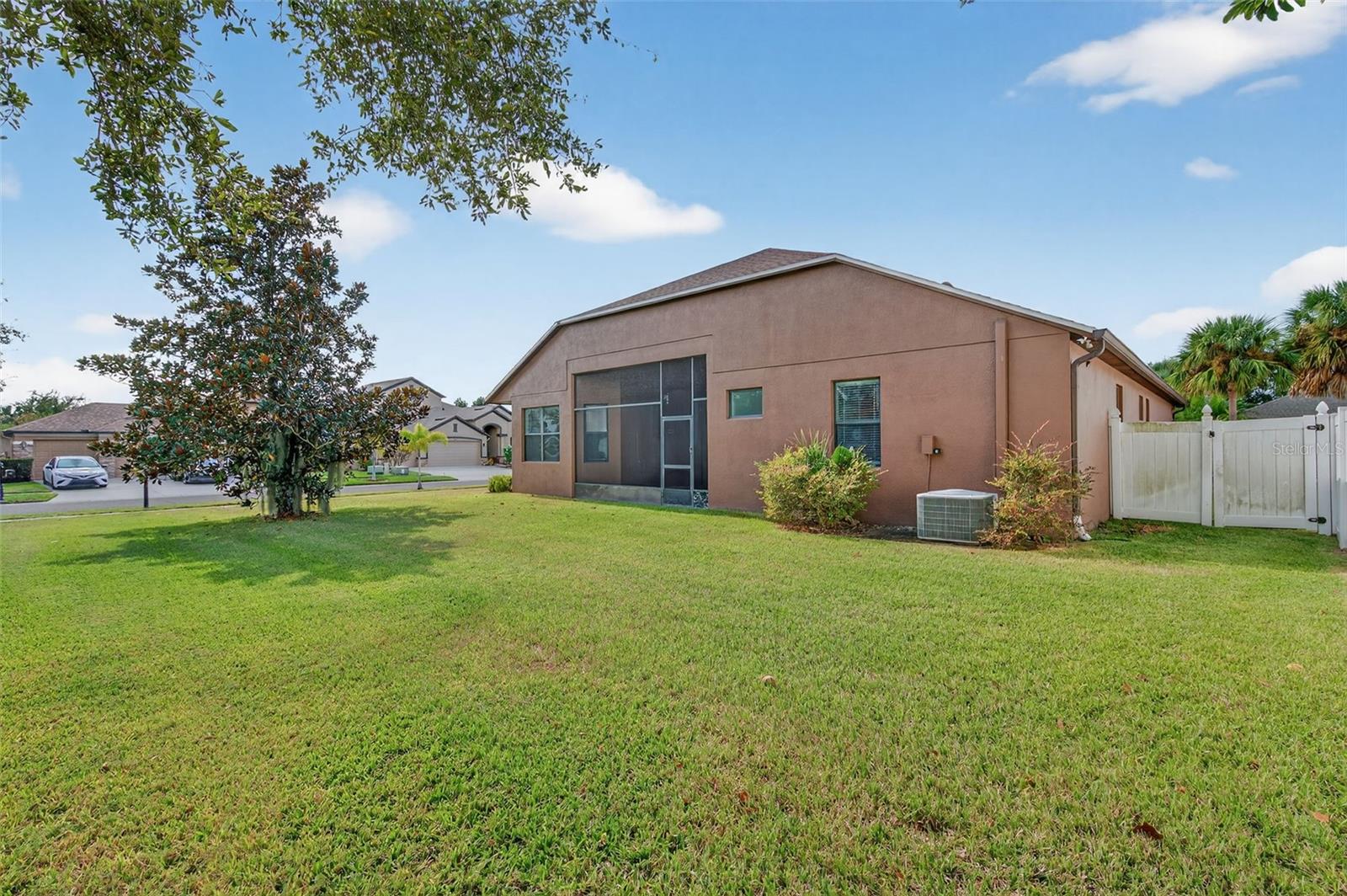 Image 67 of 99 For 8437 White Poplar Drive