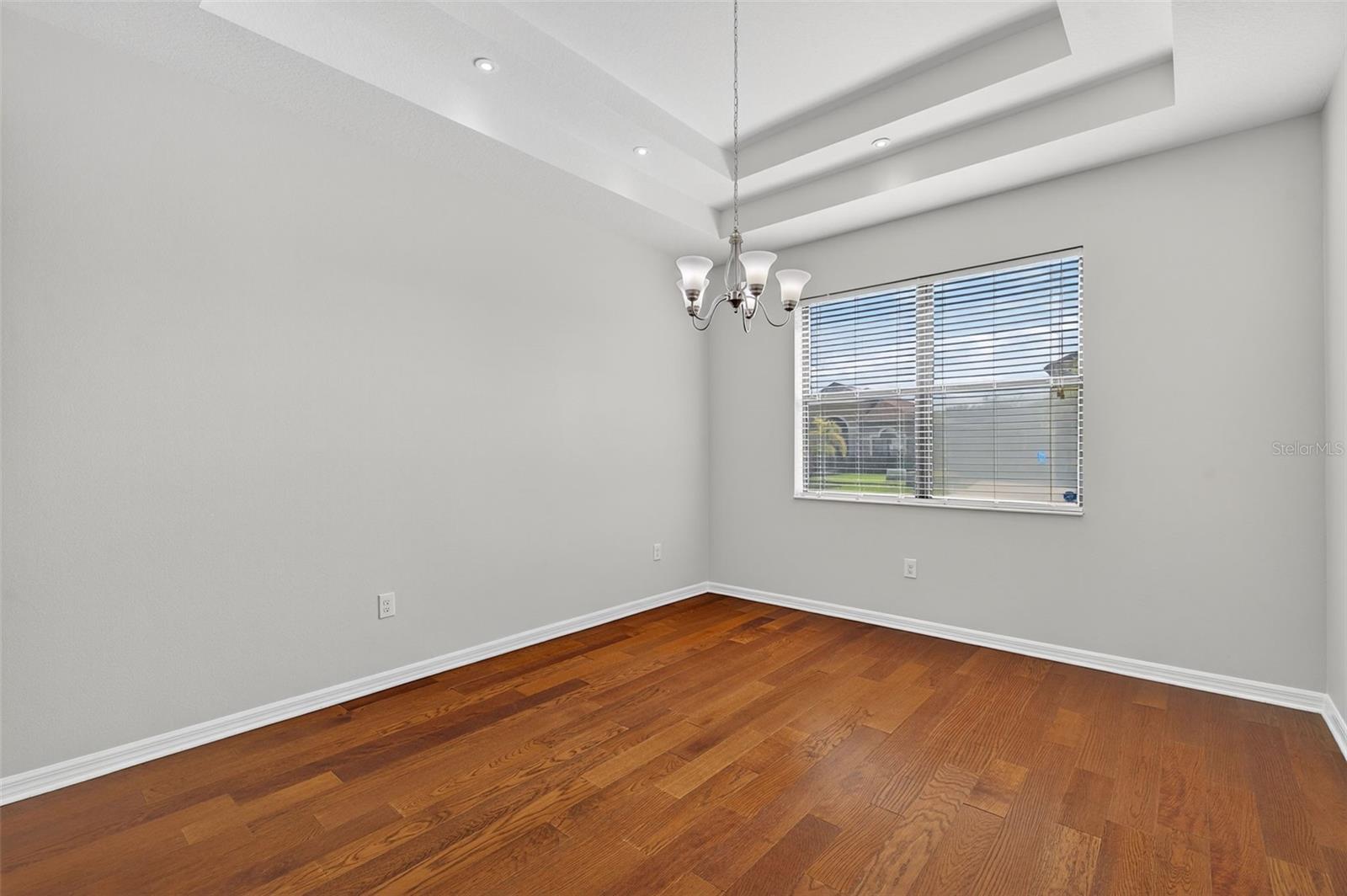 Image 8 of 99 For 8437 White Poplar Drive