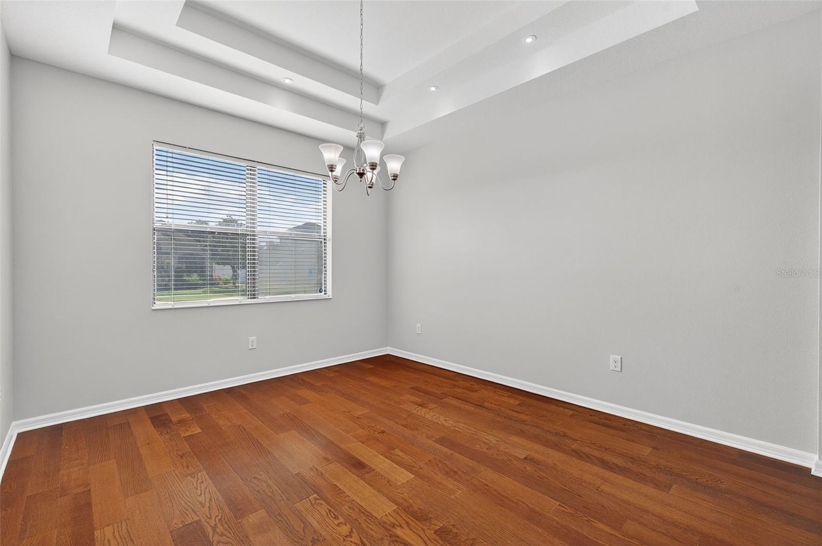 Image 9 of 99 For 8437 White Poplar Drive