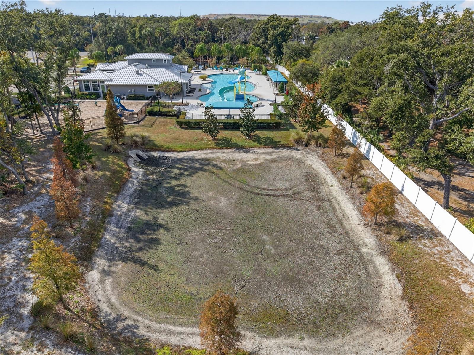 Image 95 of 99 For 8437 White Poplar Drive