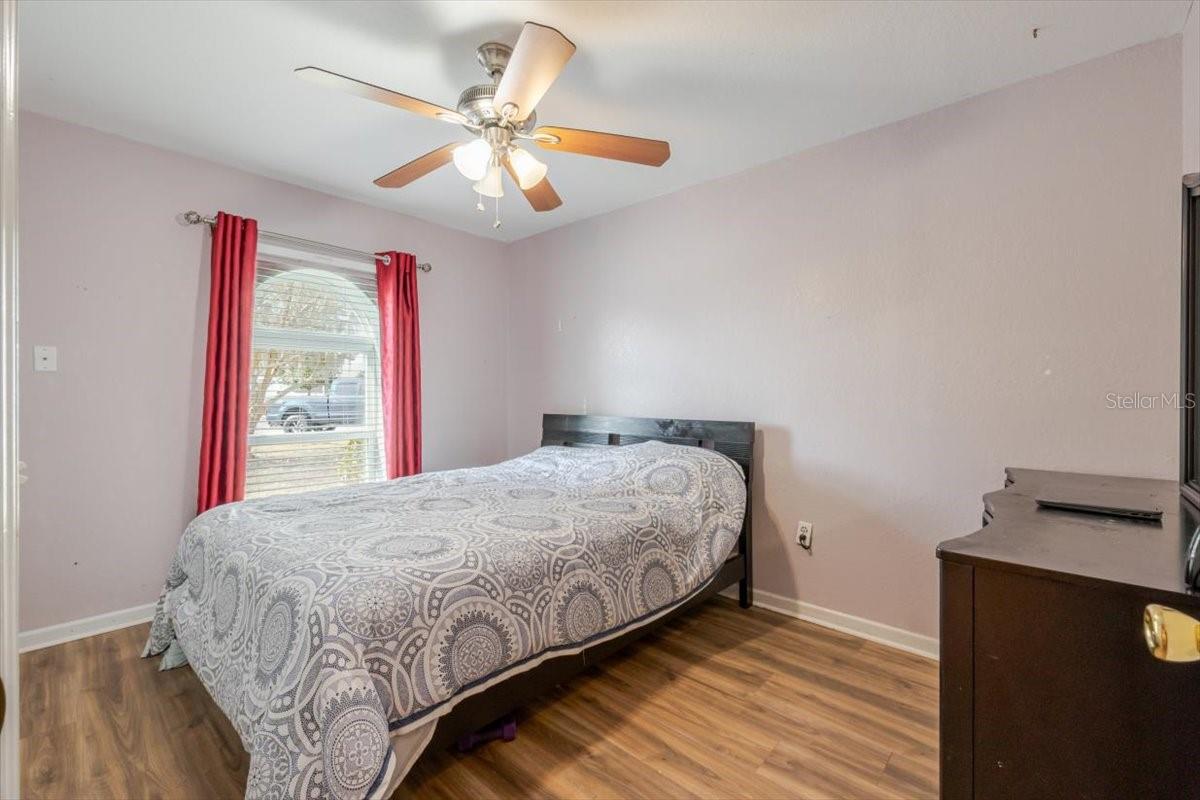 Image 16 of 28 For 366 Glenridge Loop