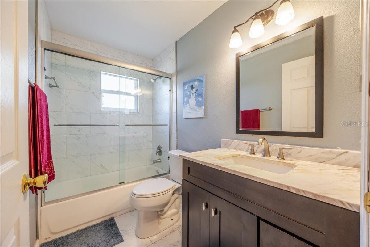 Image 17 of 28 For 366 Glenridge Loop