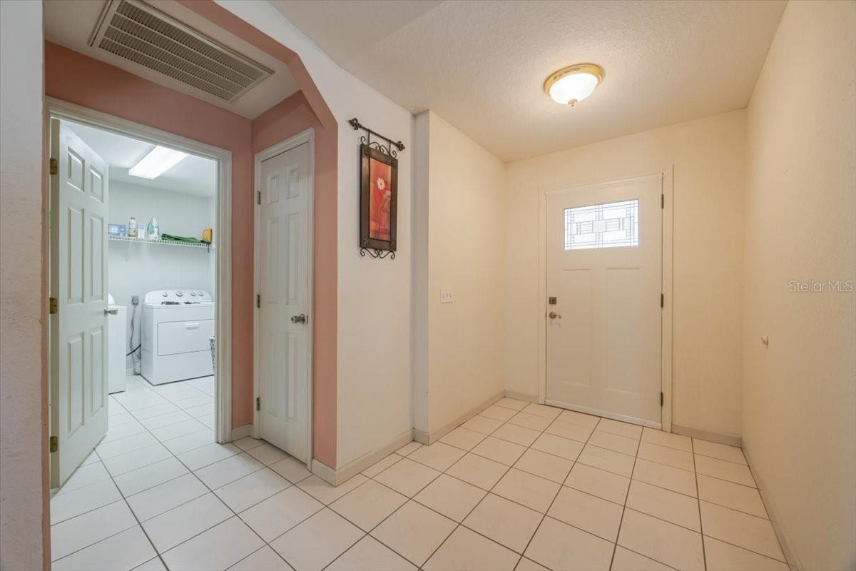 Image 18 of 28 For 366 Glenridge Loop