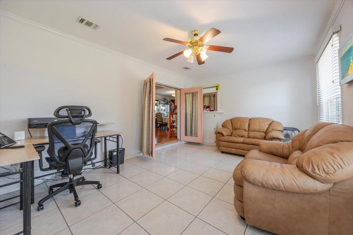 Image 20 of 28 For 366 Glenridge Loop