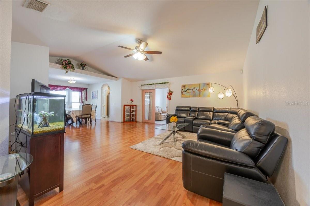 Image 6 of 28 For 366 Glenridge Loop