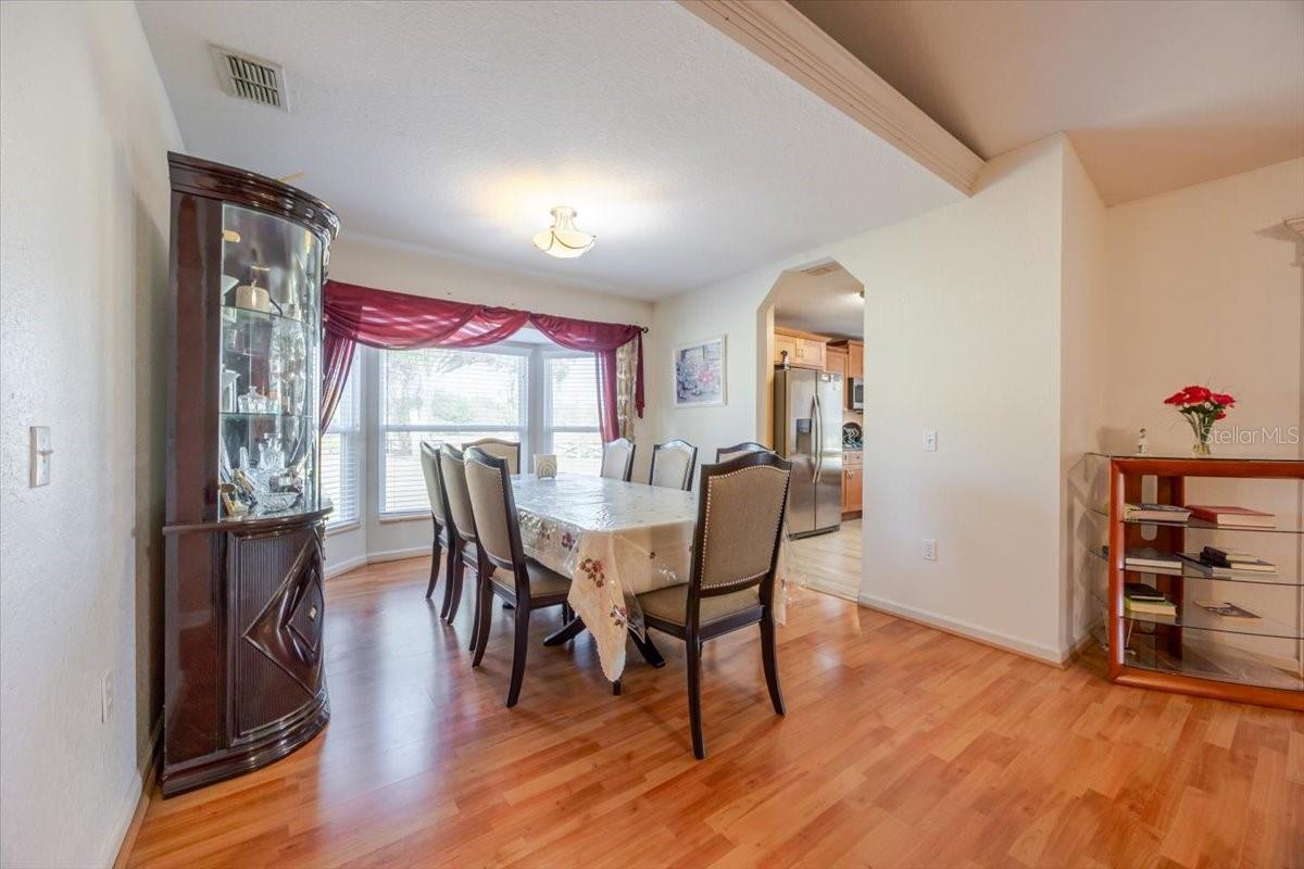 Image 7 of 28 For 366 Glenridge Loop