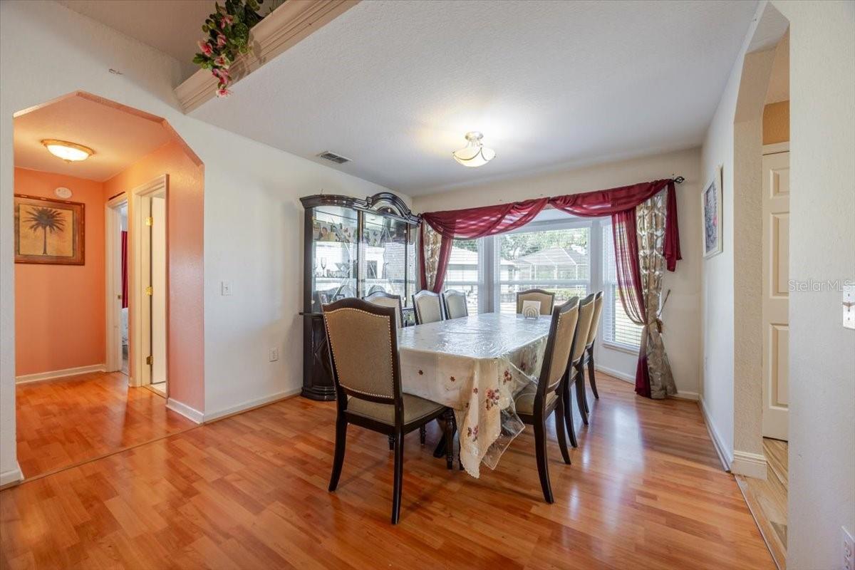 Image 8 of 28 For 366 Glenridge Loop