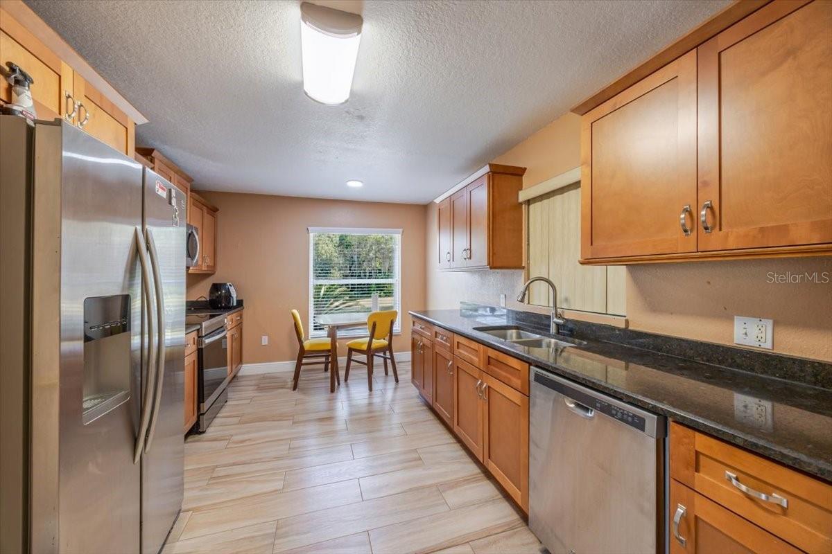 Image 9 of 28 For 366 Glenridge Loop