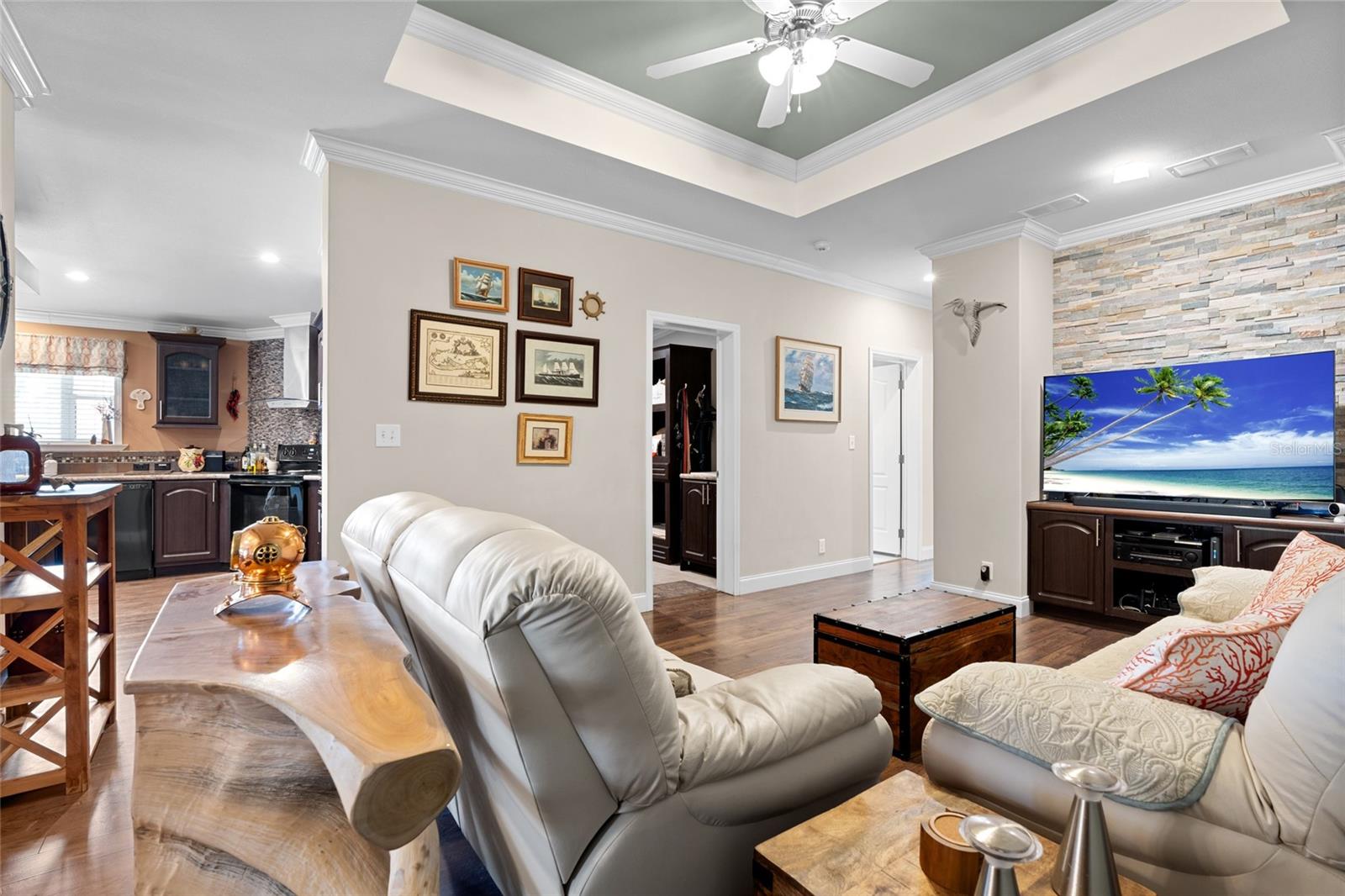 Image 13 of 34 For 2715 9th Avenue N