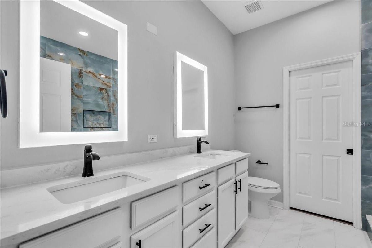 Image 15 of 45 For 3290 Covered Bridge Drive W