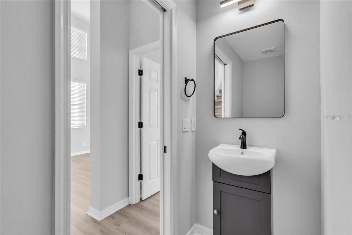 Image 19 of 45 For 3290 Covered Bridge Drive W