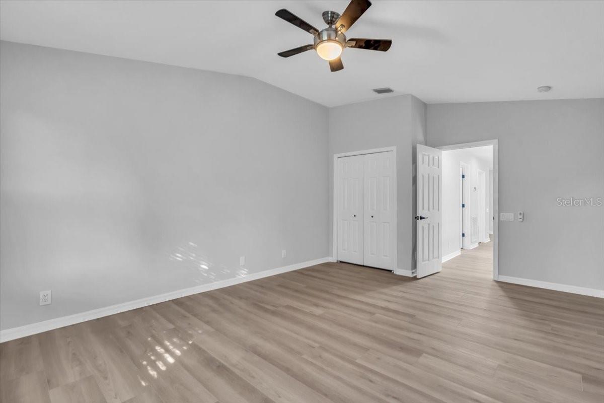 Image 20 of 45 For 3290 Covered Bridge Drive W