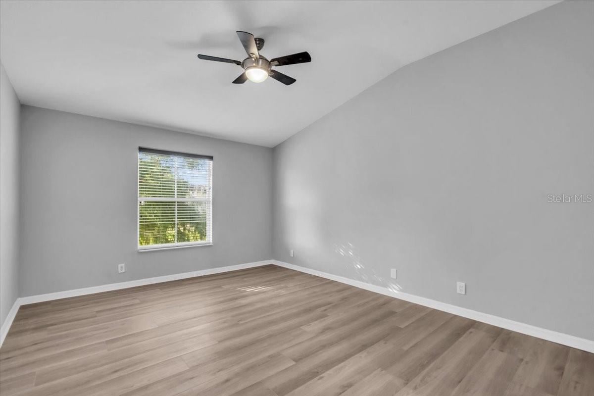 Image 21 of 45 For 3290 Covered Bridge Drive W