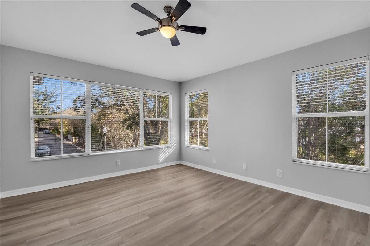 Image 24 of 45 For 3290 Covered Bridge Drive W